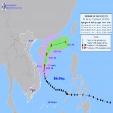 Bão số 9 bắt đầu “bẻ lái”, gió giật cấp 13 quét qua quần đảo Hoàng Sa