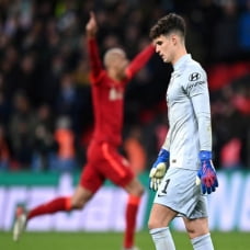 Cay đắng Kepa được Chelsea "để dành" bắt luân lưu, đá văng danh hiệu vào tay Liverpool