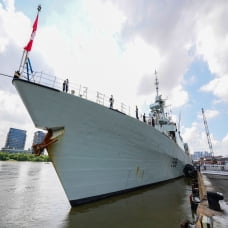 Bên trong tàu Hải quân Hoàng gia Canada thăm TP HCM