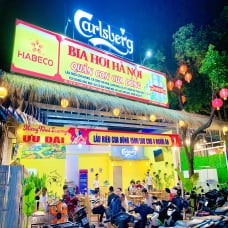 Giữa lòng Sài Gòn tấp nập, tìm về hương vị bia hơi Hà Nội và món ngon tại quán "Con Cua Đồng"
