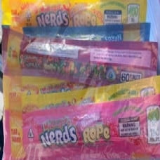 10 học sinh ăn chung gói kẹo, dương tính với cần sa