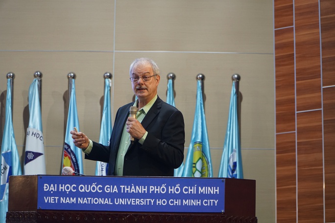 Chủ nhân giải Nobel Hoá học 2022 đến Việt Nam và truyền cảm hứng