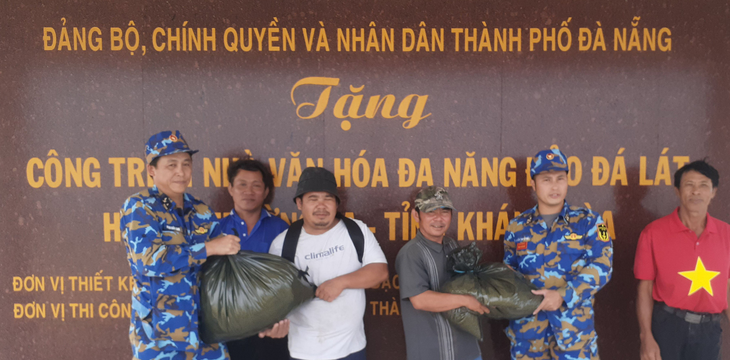 Hàng trăm ngư dân đảo Phú Quý đang cạn kiệt lương thực ngoài khơi